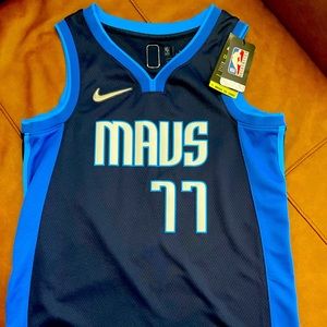 New Luka Doncic Jersey (Adult Small)